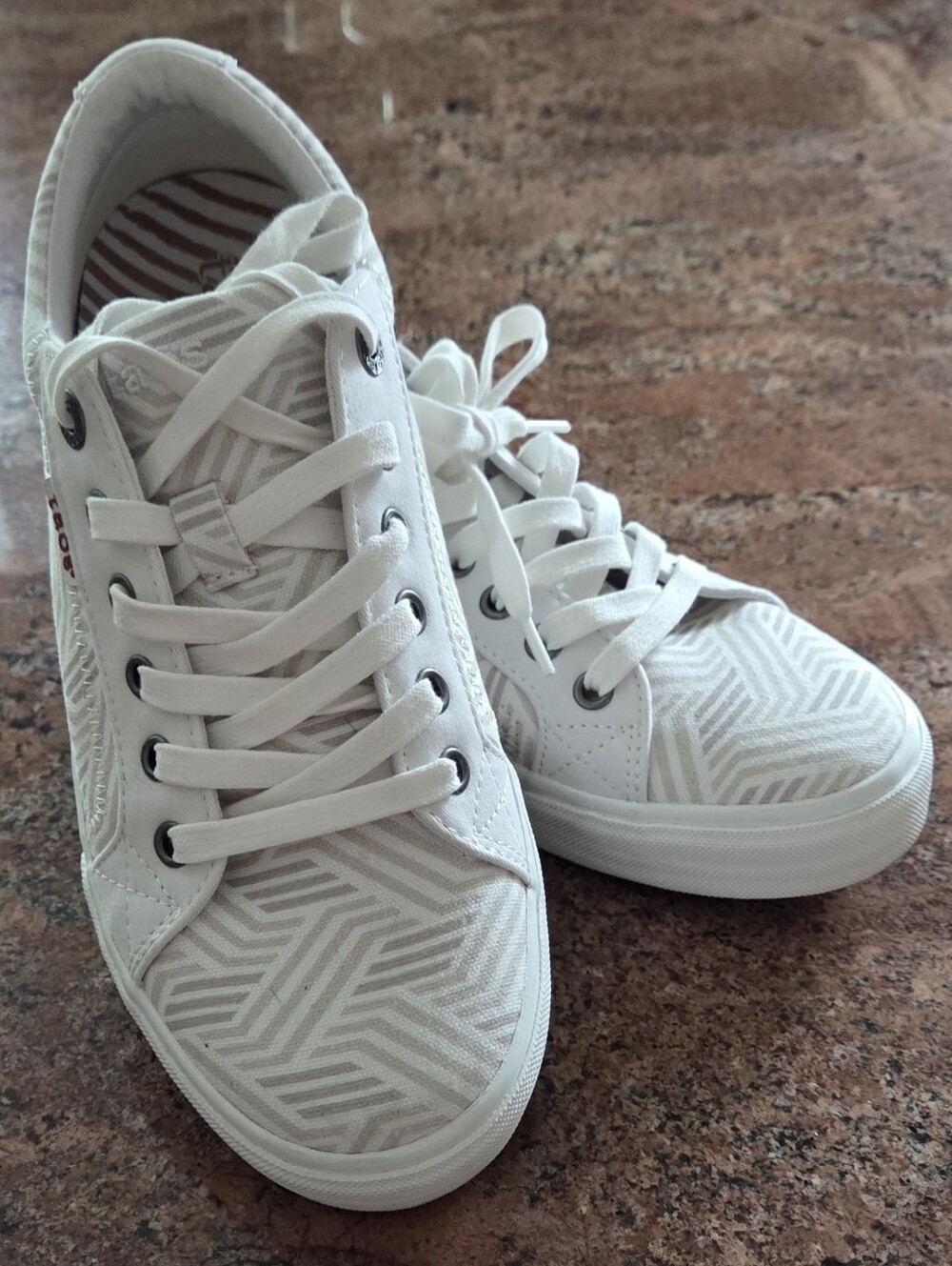 Taos Plim Soul Women's Platform Sneaker (Size 9(M) US, White Multi Geo Print)